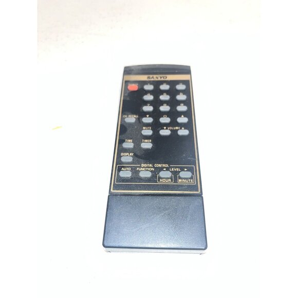 Genuine OEM SANYO Remote Digital TV Control Channels TESTED 011M03372XC - Picture 1 of 6